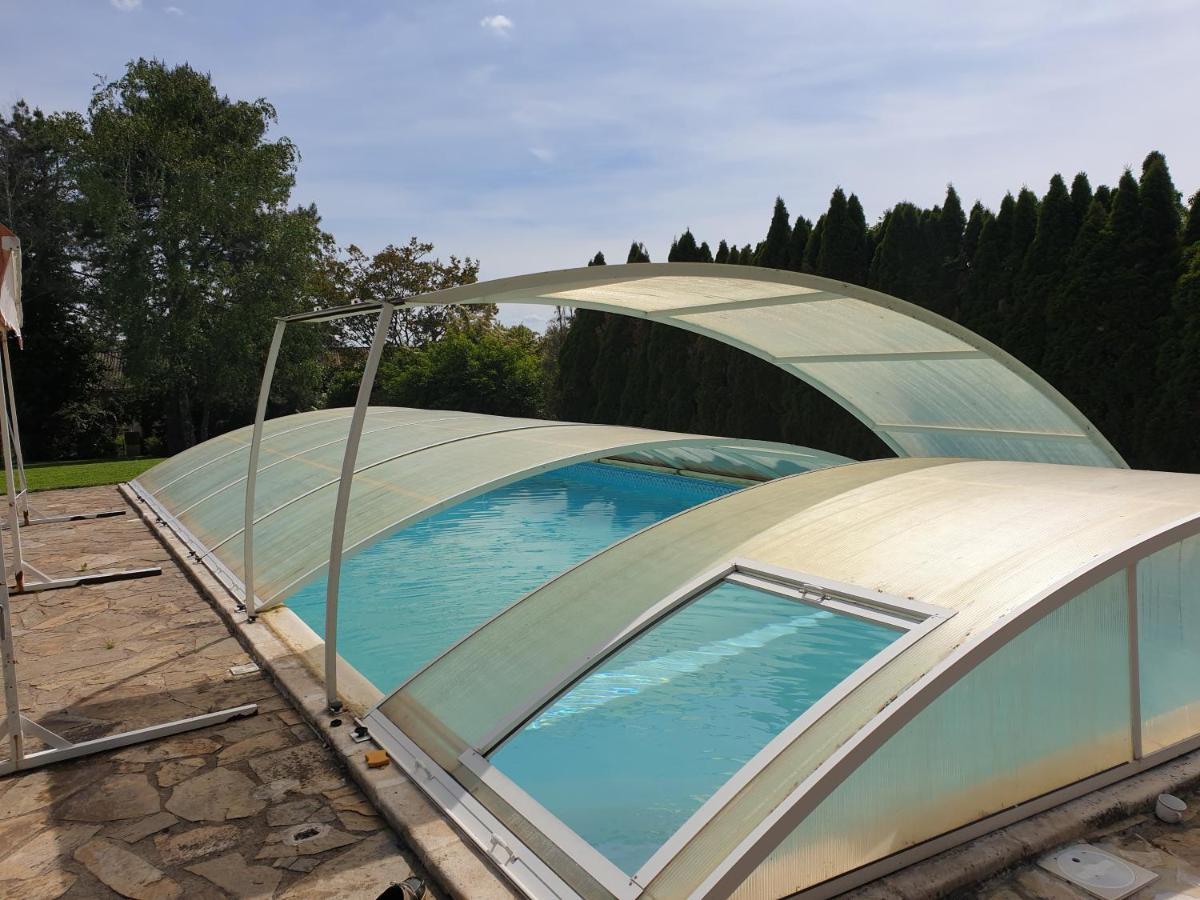 Le Fuchier Bed & Breakfast Saint-Martin-de-Fressengeas Eksteriør bilde